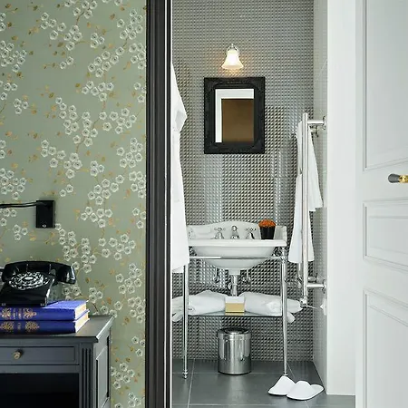 Les Dames Du Pantheon Hotel 4*