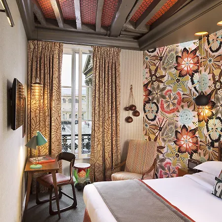 Les Dames Du Pantheon 4*