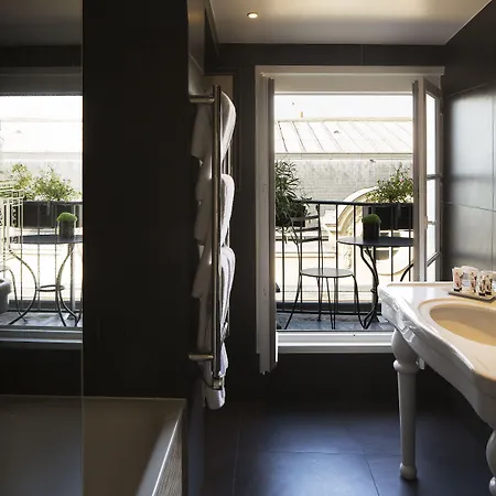 Отель Les Dames Du Pantheon 4*