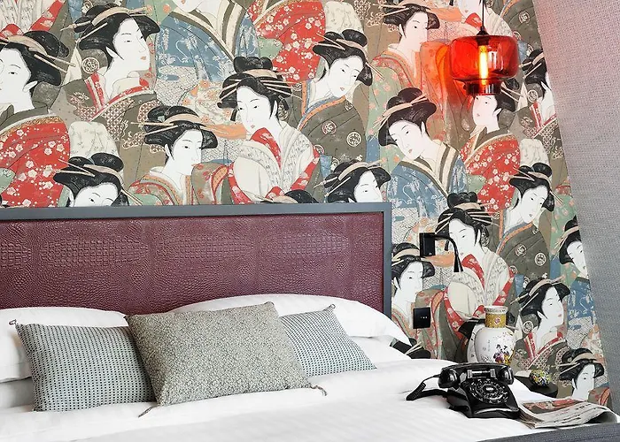 Les Dames Du Panthéon 4*