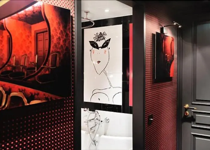 Les Dames Du Pantheon 4*